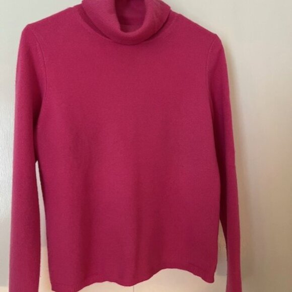 Cashmere sweaters and one holiday sweater - Picture 13 of 15